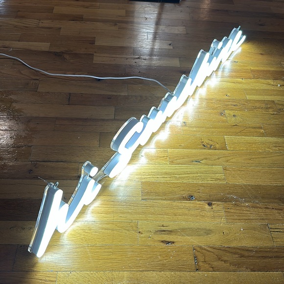 LED “HI SUNSHINE” LIGHT UP TRACK SIGN. PERFECT CONDITION. - Picture 6 of 6